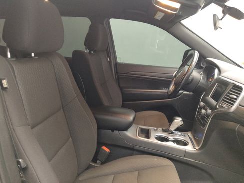 Used 2020 Jeep Grand Cherokee Laredo image 21