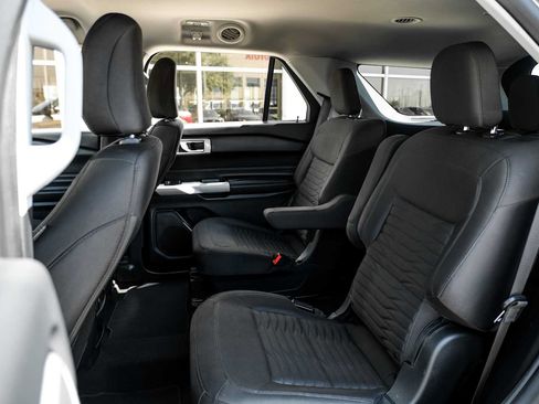 Used 2021 Ford Explorer XLT RWD image 38
