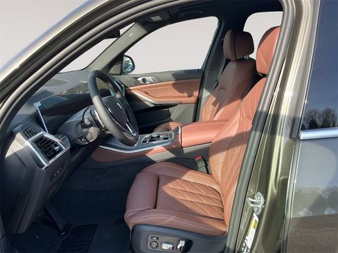 New 2026 BMW X5 xDrive40i w/ Climate Comfort Package image 9