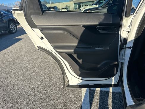 Used 2019 Jaguar F-PACE Premium image 22