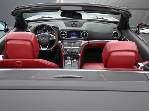 Used 2019 Mercedes-Benz SL 63 AMG image 10