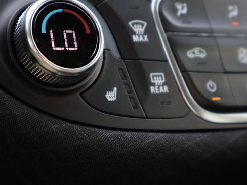 Used 2025 Chevrolet Malibu LT image 36