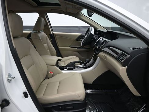 Used 2017 Honda Accord EX-L image 33