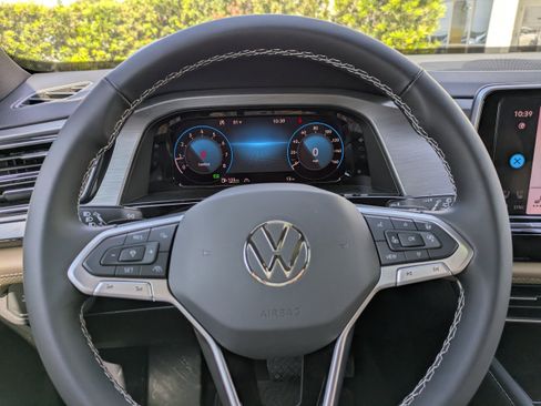 New 2026 Volkswagen Atlas Cross Sport SE FWD image 30