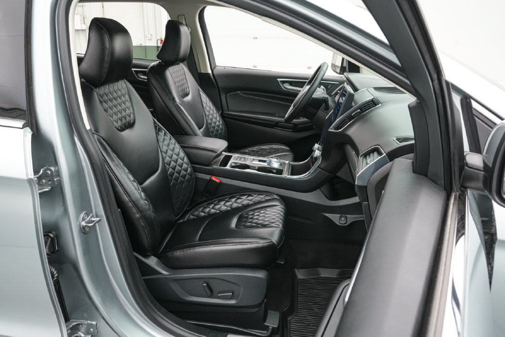 Certified 2024 Ford Edge Titanium AWD/4WD image 21