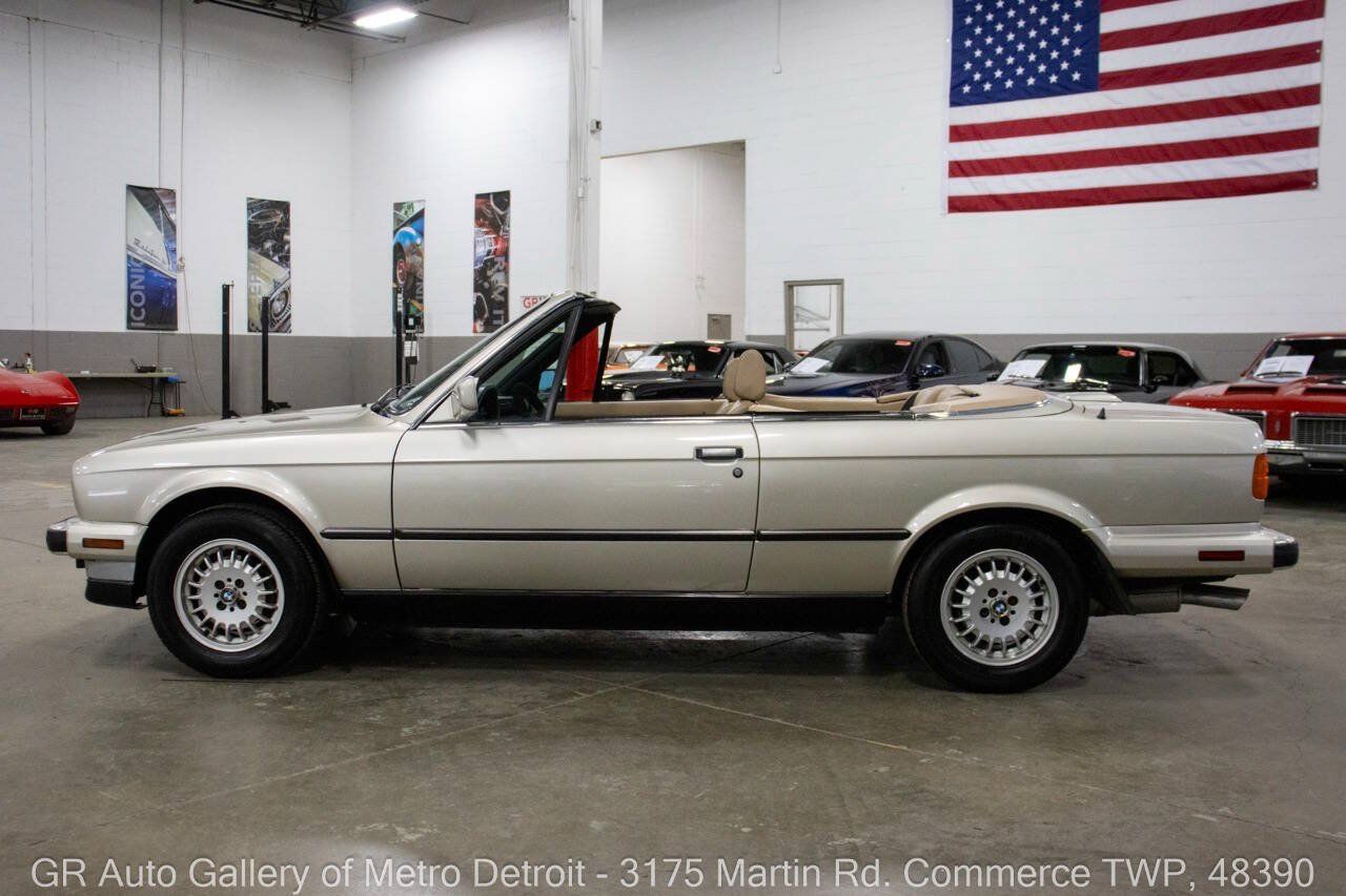 Used 1989 BMW 325i Convertible RWD image 4