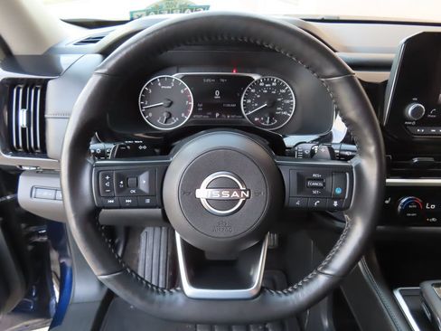 Used 2024 Nissan Pathfinder SV AWD/4WD image 21