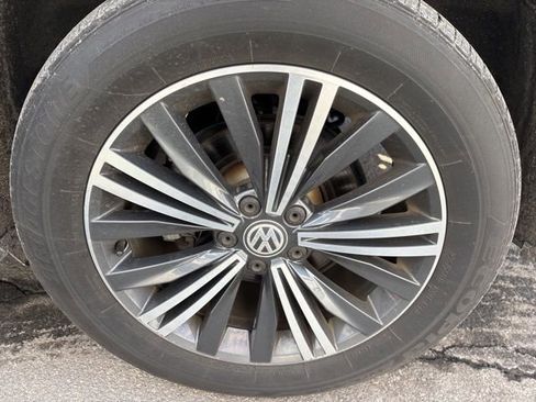 Used 2018 Volkswagen Tiguan SEL w/ 3rd Row Seat Package image 20