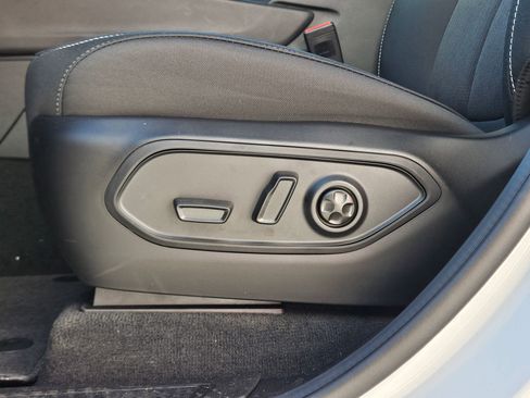 New 2025 Jeep Grand Cherokee 4WD image 19