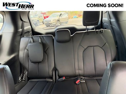 Used 2026 Chrysler Pacifica Select w/ S Appearance Package FWD image 7