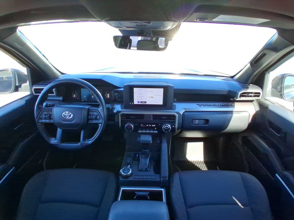 Used 2025 Toyota Tacoma SR5 AWD/4WD image 12