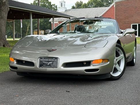 Used 1999 Chevrolet Corvette Convertible w/ Memory Pkg RWD image 11