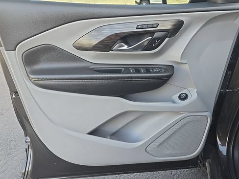 Used 2019 GMC Terrain SLT w/ Preferred Package FWD image 11