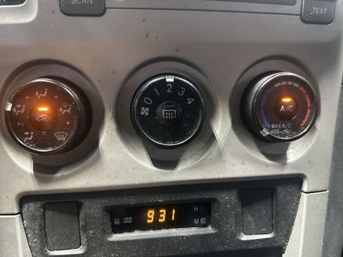 Used 2009 Toyota Matrix FWD image 21