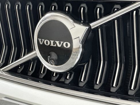 Used 2023 Volvo XC40 B5 Plus AWD/4WD image 14