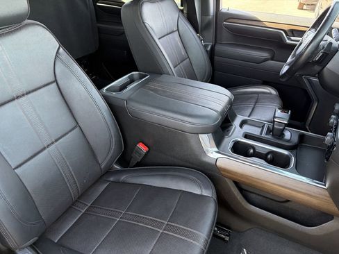 Used 2025 Chevrolet Silverado 1500 High Country w/ High Country Premium Package AWD/4WD image 10