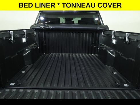 Used 2025 Toyota Tacoma TRD Off-Road AWD/4WD image 12