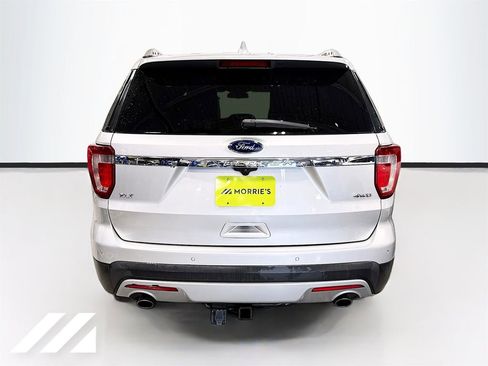 Used 2017 Ford Explorer XLT AWD/4WD image 6