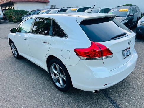 Used 2011 Toyota Venza AWD w/ Premium Pkg #2 image 4