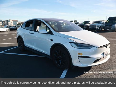 Used 2022 Tesla Model X image 8