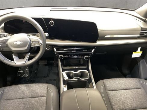 New 2026 Chevrolet Traverse LT w/ Driver Confidence Package AWD/4WD image 17