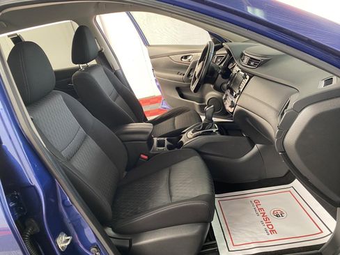 Used 2020 Nissan Rogue SV FWD image 9