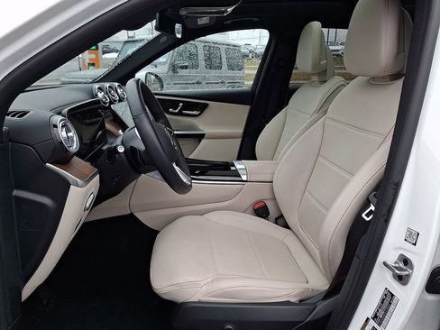 Used 2023 Mercedes-Benz GLC 300 4MATIC image 16