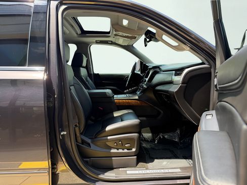 Used 2015 Chevrolet Suburban LTZ RWD image 50
