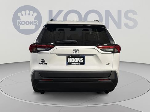 Used 2015 Toyota RAV4 XLE AWD/4WD image 5