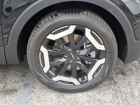 New 2025 Kia Telluride S image 10