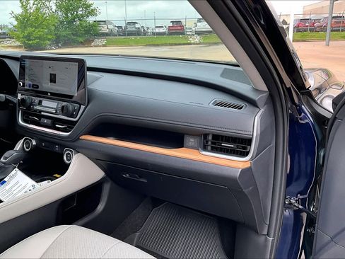 Used 2026 Toyota Grand Highlander Limited image 18