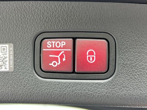 Used 2026 Mercedes-Benz GLC 300 4MATIC image 25