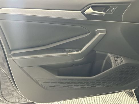 Used 2024 Volkswagen Jetta SE FWD image 28
