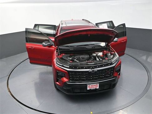 Used 2024 Chevrolet Traverse RS image 36