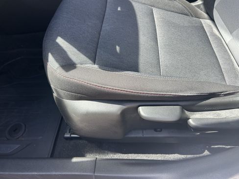 Used 2024 Chevrolet Trax RS FWD image 15