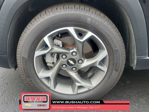 Used 2024 Chevrolet Trax LT w/ Driver Confidence Package FWD image 5