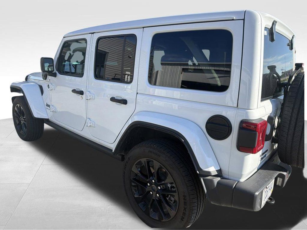 Used 2025 Jeep Wrangler Unlimited Sahara w/ Safety Group AWD/4WD image 33