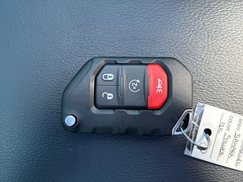 Used 2023 Jeep Wrangler Unlimited Sahara AWD/4WD image 38