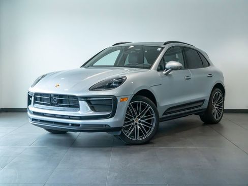 Certified 2026 Porsche Macan AWD/4WD image 1