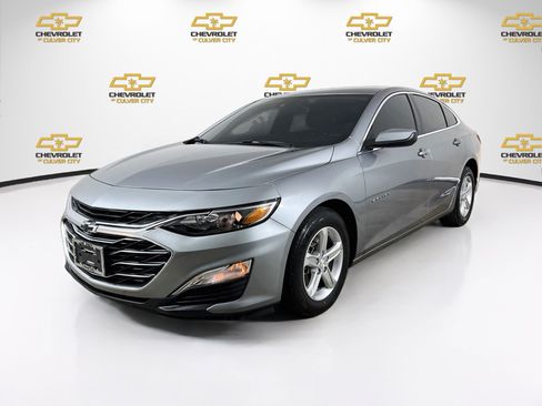 Used 2025 Chevrolet Malibu LS FWD image 3