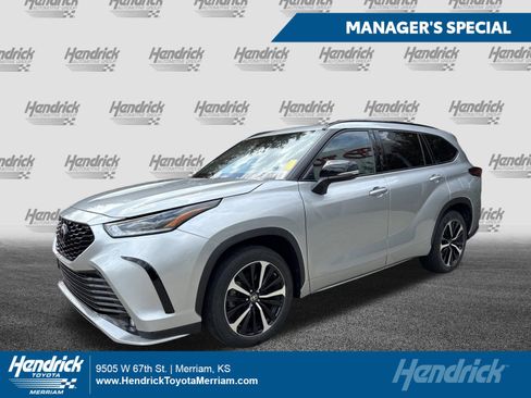 Used 2022 Toyota Highlander XSE AWD/4WD image 1