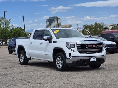 Used 2025 GMC Sierra 1500 SLT AWD/4WD image 2