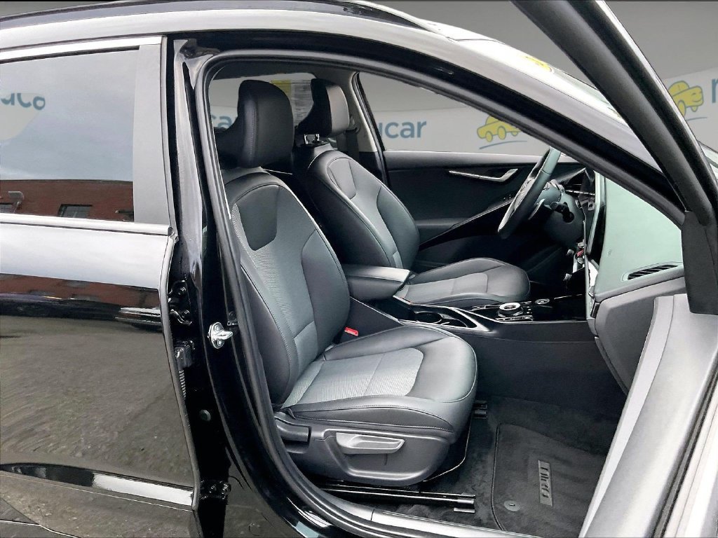 Used 2025 Kia Niro Wind w/ Wind Preserve Package FWD image 11