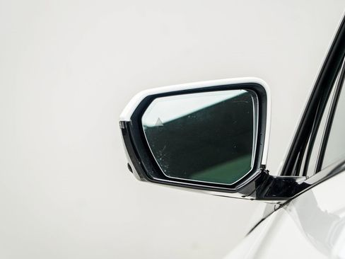 Used 2022 BMW iX xDrive50 w/ Sport Package image 15