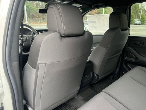 New 2026 Nissan Frontier SV image 18