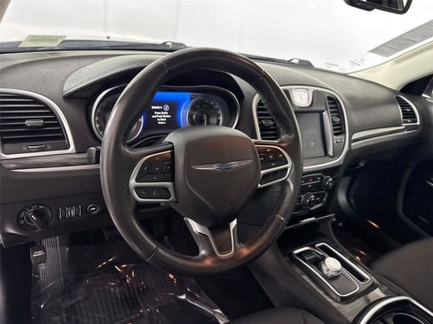 Used 2019 Chrysler 300 Touring w/ Sport Appearance Package RWD image 4
