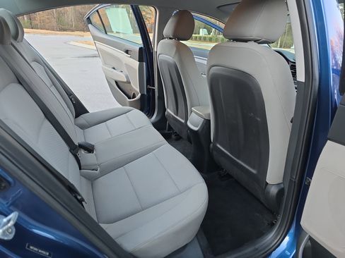 Used 2019 Hyundai Elantra SEL image 11