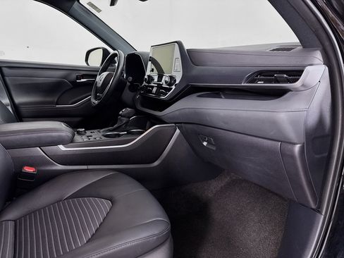 Certified 2025 Toyota Highlander XSE AWD/4WD image 31