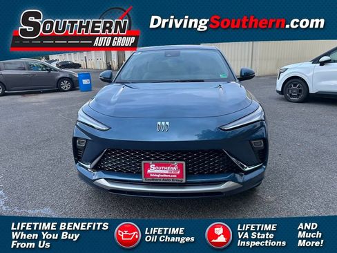 New 2025 Buick Envista Avenir image 1