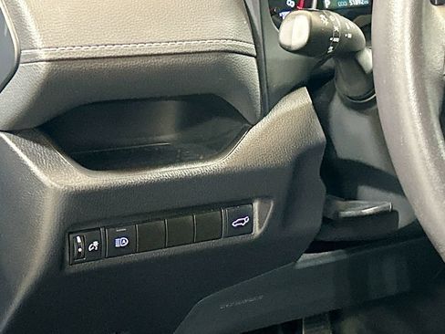 Used 2021 Toyota RAV4 XLE Premium FWD image 8